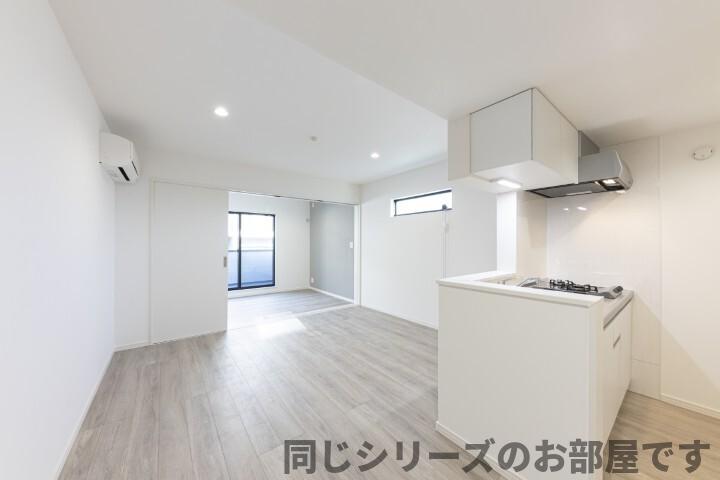 ＪＲ鹿児島本線 竹下駅 徒歩9分 3階建 築1年の居間写真