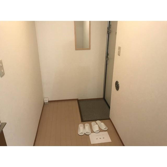 湘南新宿ライン高海 鴨宮駅 徒歩19分 2階建 築13年の玄関写真