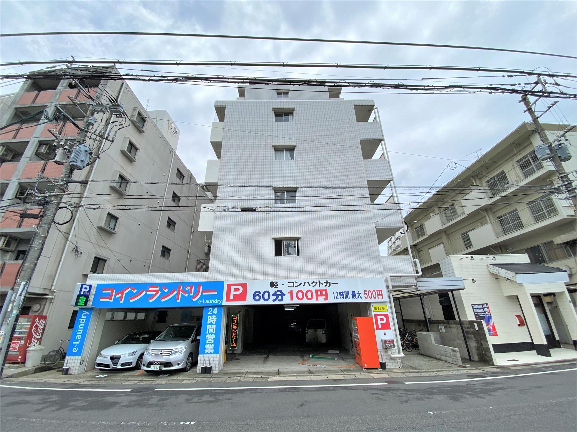 ホワイトパレス北九大前の外観写真