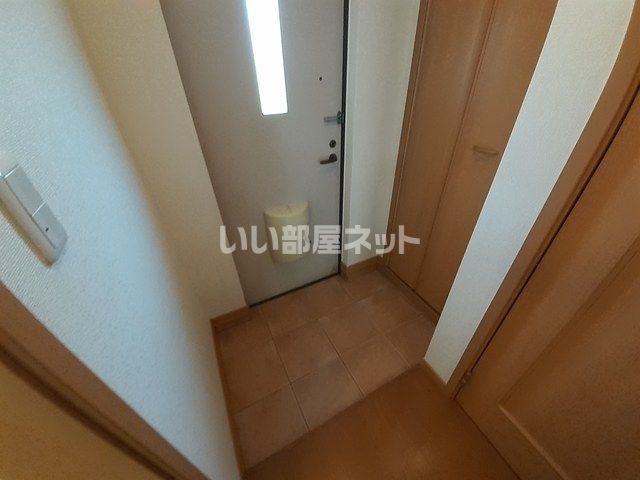 ラフレシ-ル レストIの玄関写真