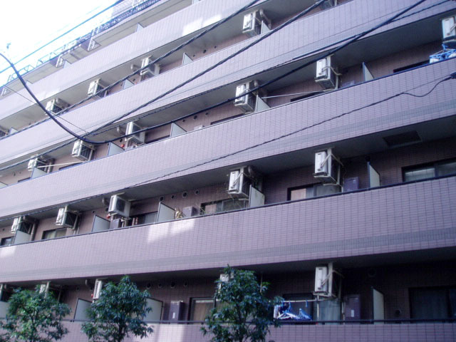 建物外観　タイル張り綺麗な外観です。