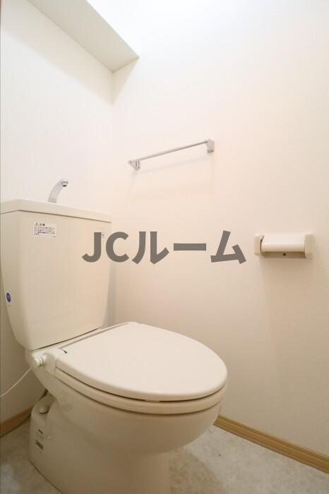 トイレ　同建物内、同間取りの別の部屋の写真です