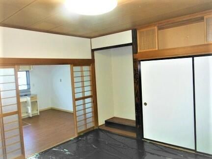 南中山3丁目貸家の居間写真