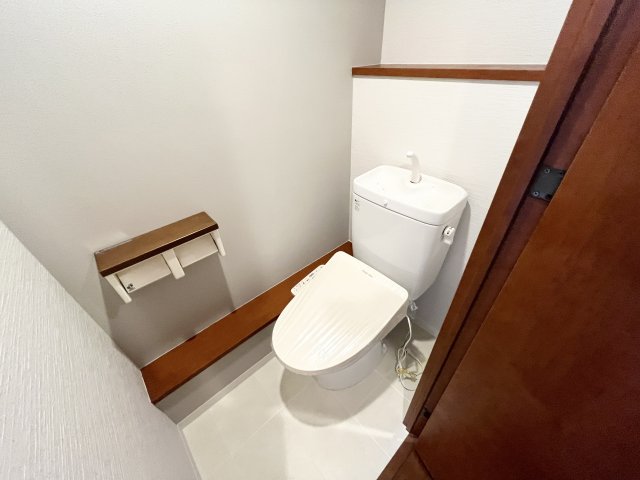 フォレステージュ江坂垂水町のトイレ写真