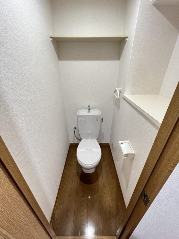 近鉄奈良線 河内小阪駅 徒歩3分 10階建 築23年のトイレ写真