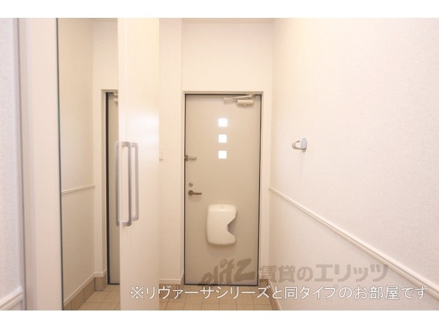 プラシードの玄関写真