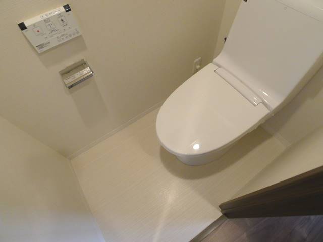 地下鉄桜通線 久屋大通駅 徒歩5分 14階建 築11年のトイレ写真