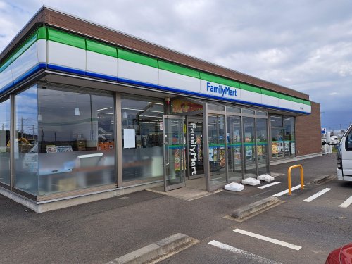 コンビニ　ファミリーマート 行方玉造店（コンビニ）まで691m