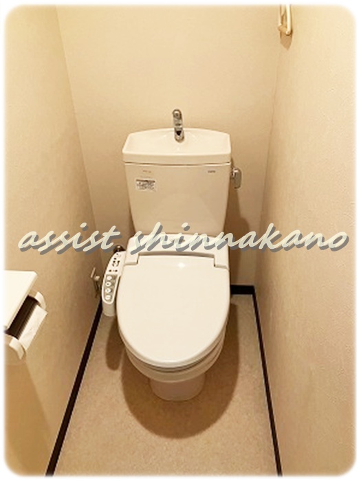 ＪＲ中央線 中野駅 徒歩8分 3階建 築33年のトイレ写真