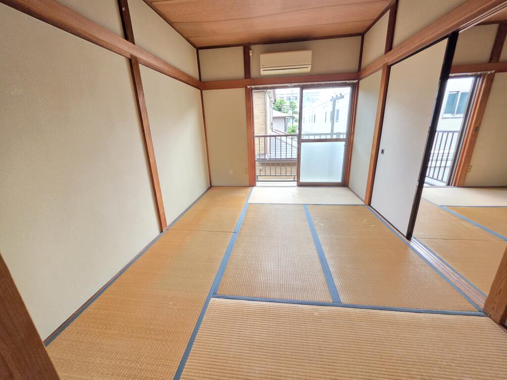 第一鴻之池ハイツの居間写真