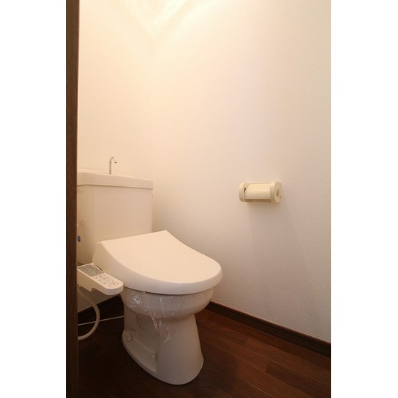 コートヴィラB棟のトイレ写真