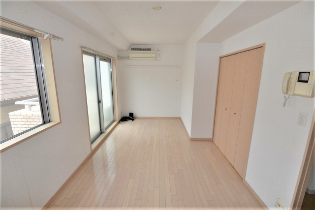 居室・リビング　写真は同マンションの別のお部屋のものです