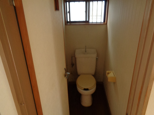 平岡様貸家のトイレ写真