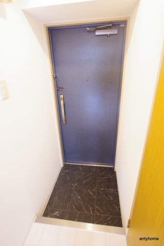 NLC新大阪の玄関写真