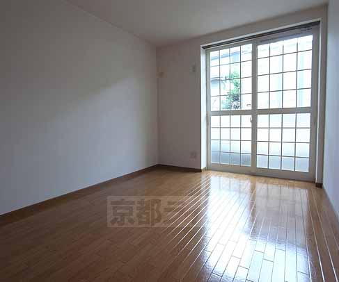 居室・リビング　広々とした部屋です。