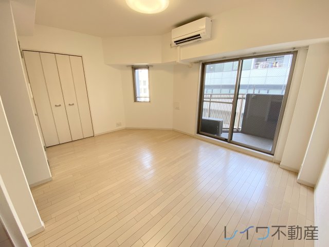 S-RESIDENCE Hommachi Marksの居間写真