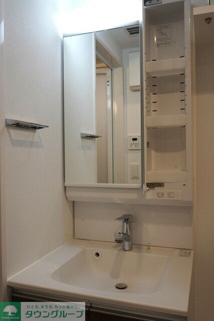 洗面設備　※写真は同タイプ住戸です。
