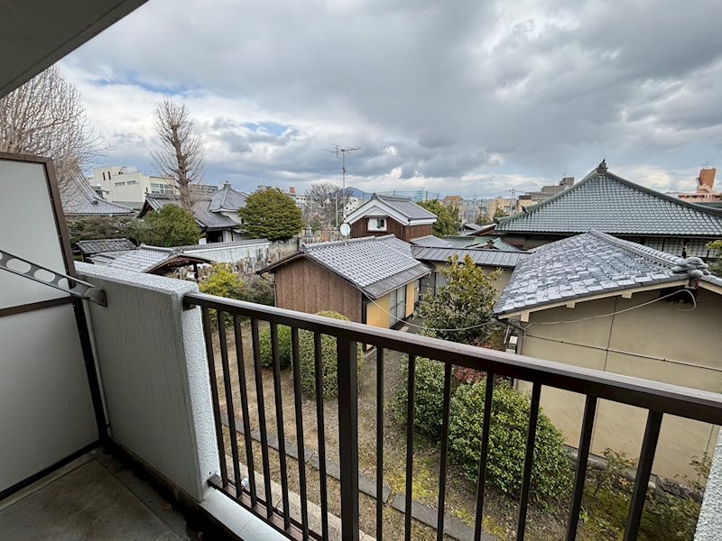 眺望　同建物別号室の室内写真です。(202号室)