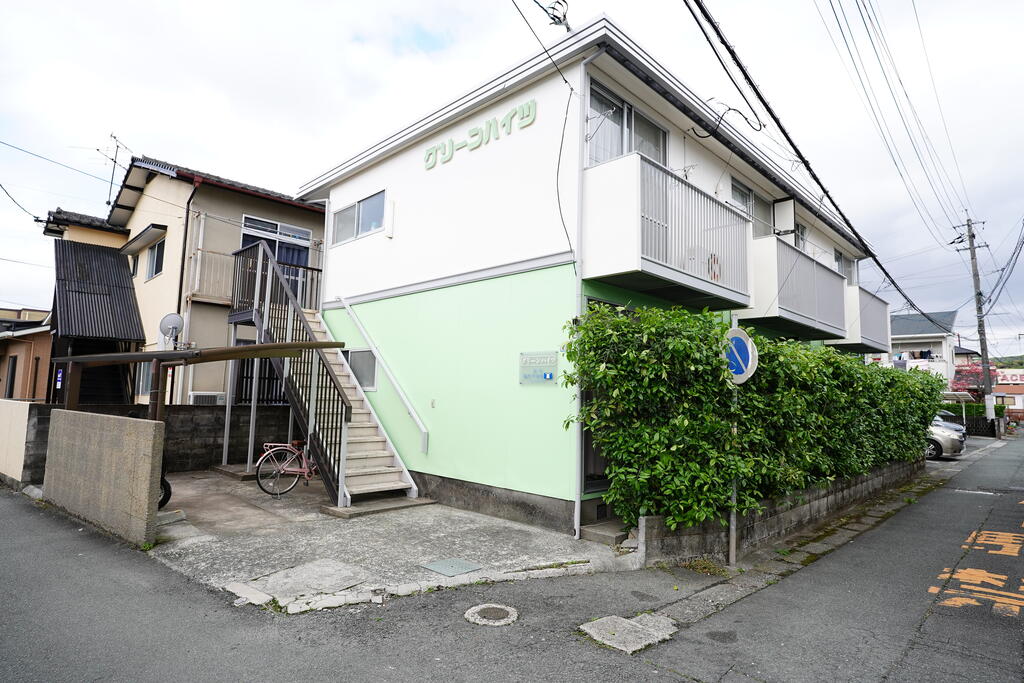 建物外観　ベランダが道路に面しているので見通しいいです
