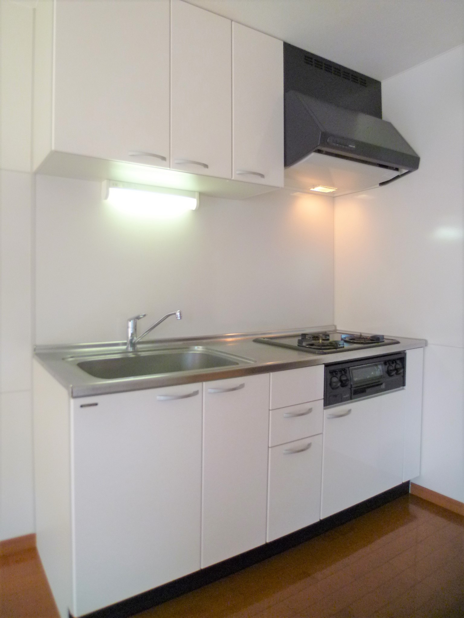 キッチン　3口ガスシステムキッチン