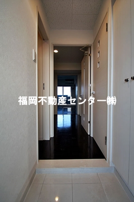 地下鉄箱崎線 箱崎宮前駅 徒歩5分 10階建 築20年の玄関写真