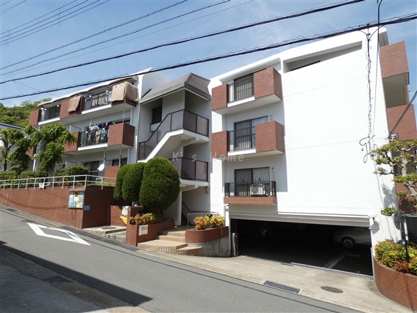 神戸市灘区青谷町のマンションの建物外観