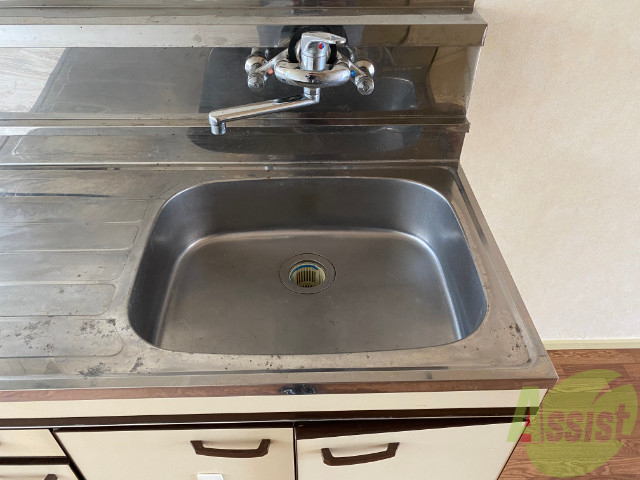 洗面設備　洗面台。朝の身支度はここでばっちり決めましょう。