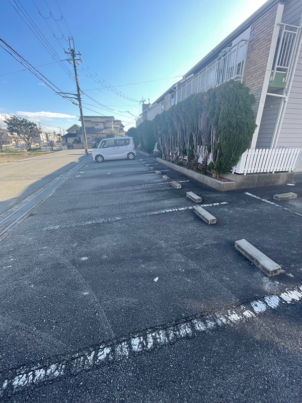 【たつの市龍野町堂本のアパートの駐車場】