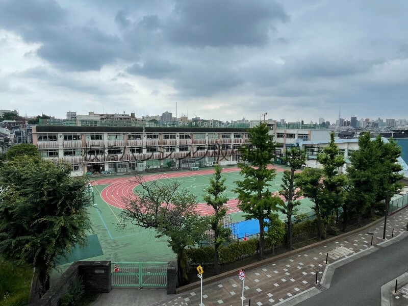 【パークキューブ西ヶ原ステージの小学校】