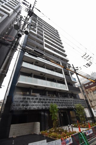 【プレサンス堺筋本町ディスティニーの建物外観】