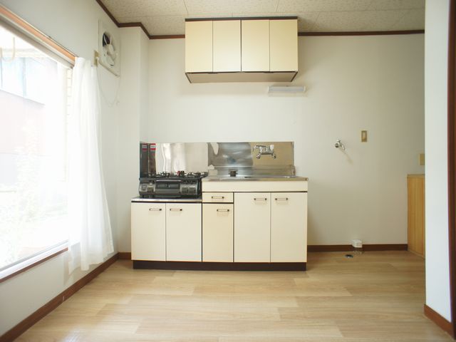 居室・リビング　日当たりなダイニングキッチンです！