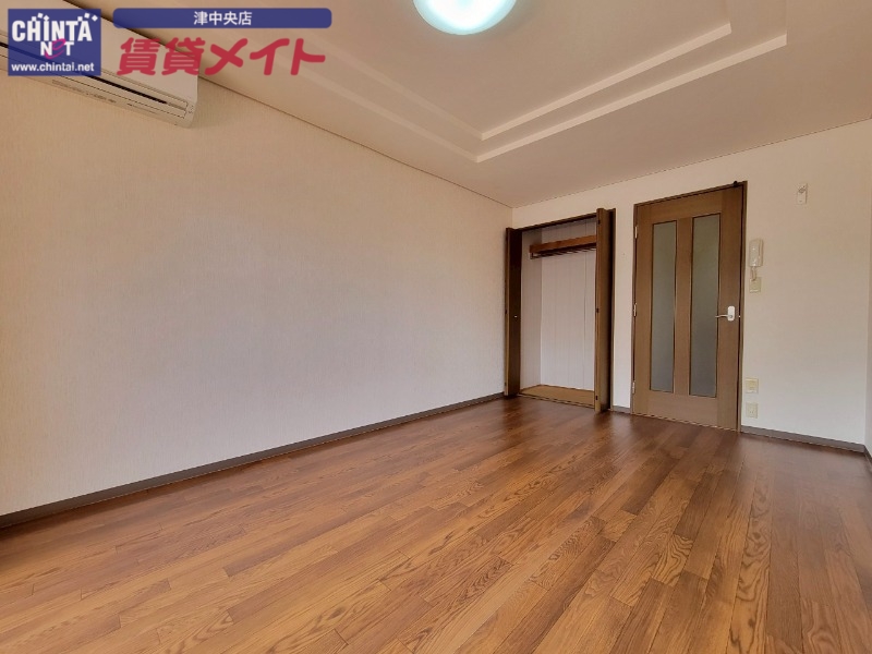 居室・リビング　同じ物件、別部屋の写真です