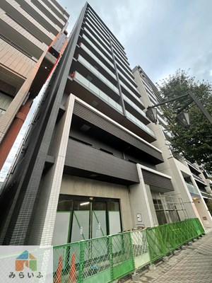 【名古屋市千種区池下のマンションのエントランス】