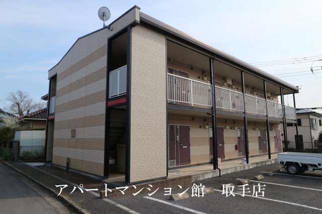 【レオパレスヴァンベールの建物外観】