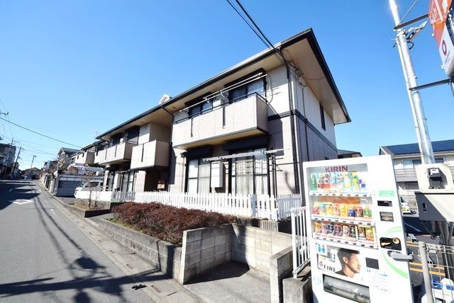 【ふじみ野市西原のアパートの建物外観】