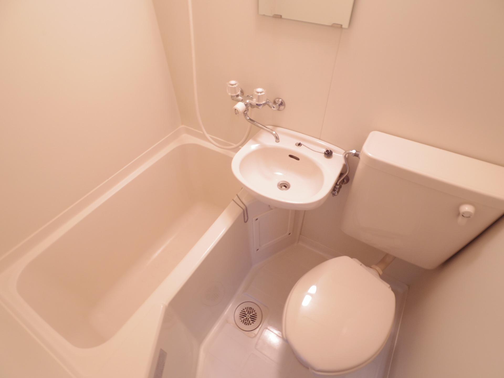 バス・シャワールーム　お風呂です