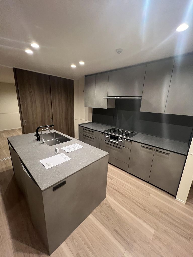 キッチン　バルコニー