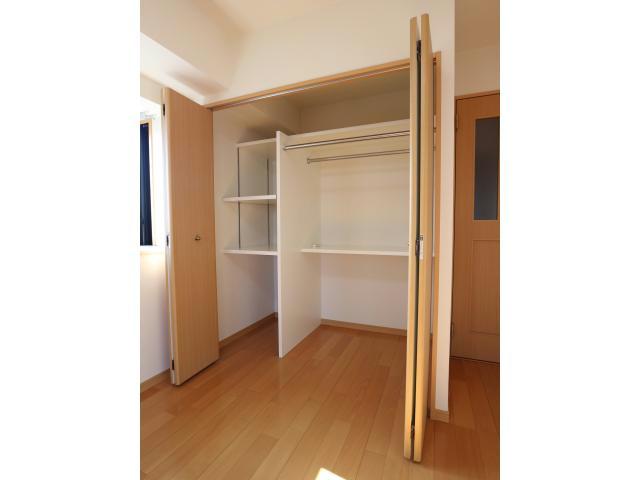 収納　マンション内の、別のお部屋の写真です。