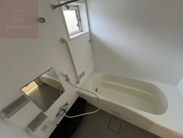 バス・シャワールーム　落ち着いた空間のお風呂です