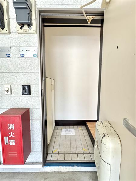 玄関　この部屋だけTVインターホン付き