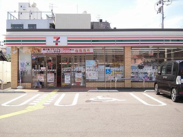 コンビニ　セブンイレブン（コンビニ）まで770m