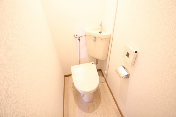 トイレ　※別部屋の写真です