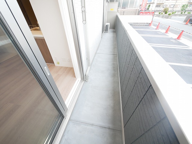 バルコニー　お洗濯にも便利なバルコニー付き