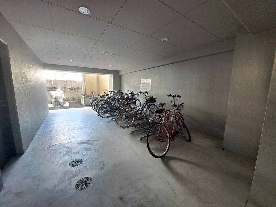 駐車場　駐輪場