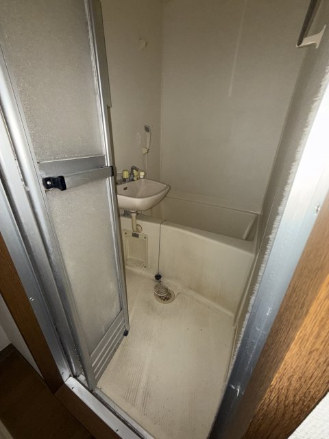 バス・シャワールーム　同物件別号室の写真です。