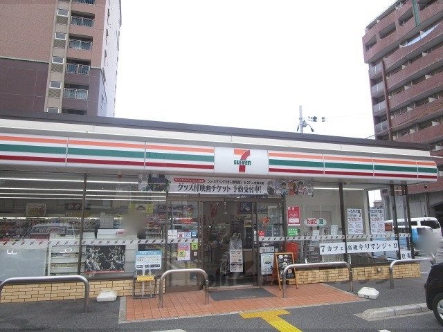 コンビニ　セブンイレブン南草津店（コンビニ）まで800m
