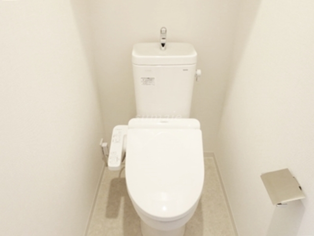 トイレ　温水洗浄付トイレです☆