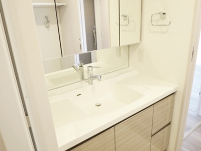 洗面設備　嬉しい独立洗面台です☆