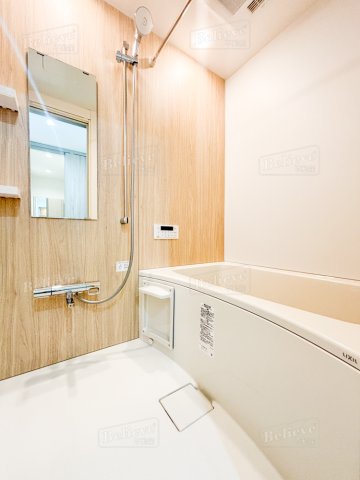 バス・シャワールーム　追い焚き・浴室乾燥機付きのお風呂です♪