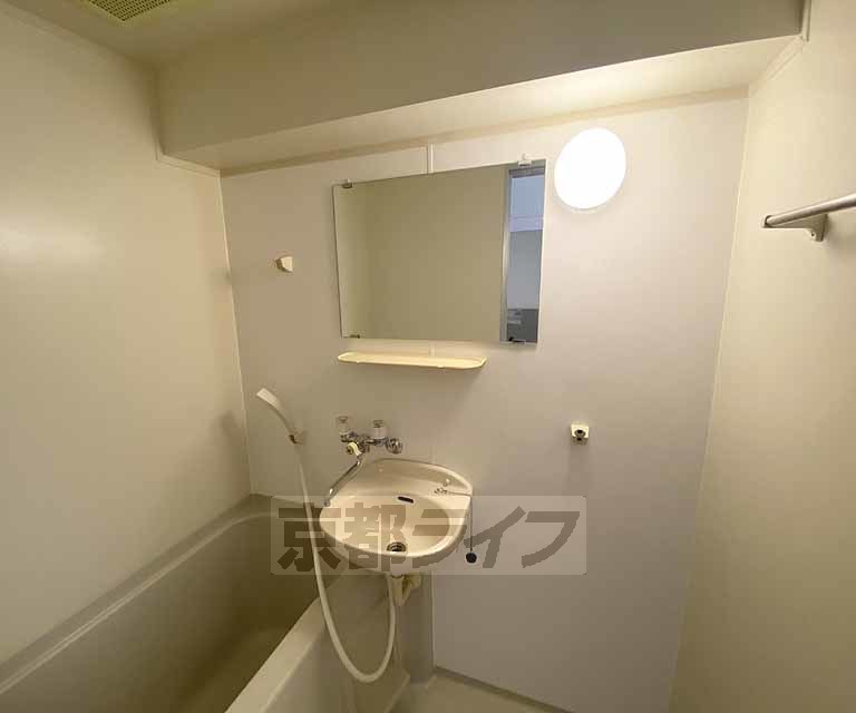 洗面設備　使いやすい洗面所です。